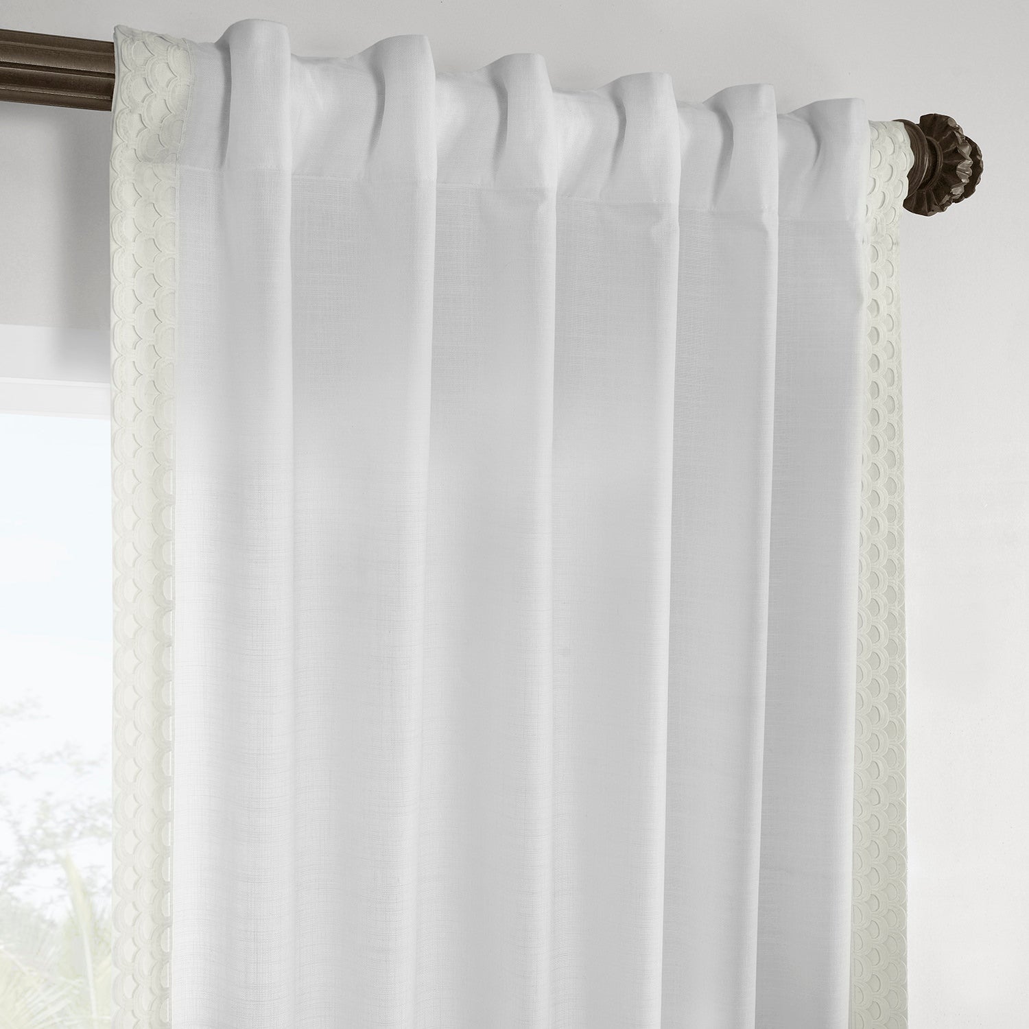Scalloped White Bordered Modern Hampton Textured Cotton Light Filtering Curtain