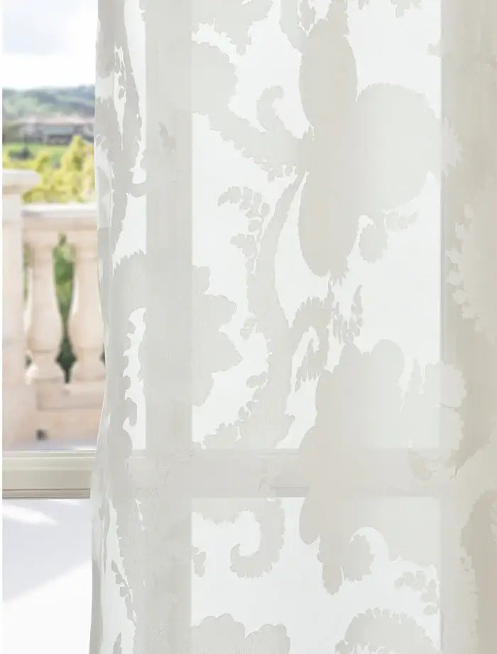 Venus White Floral Swatch