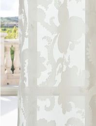 Venus White Floral Swatch